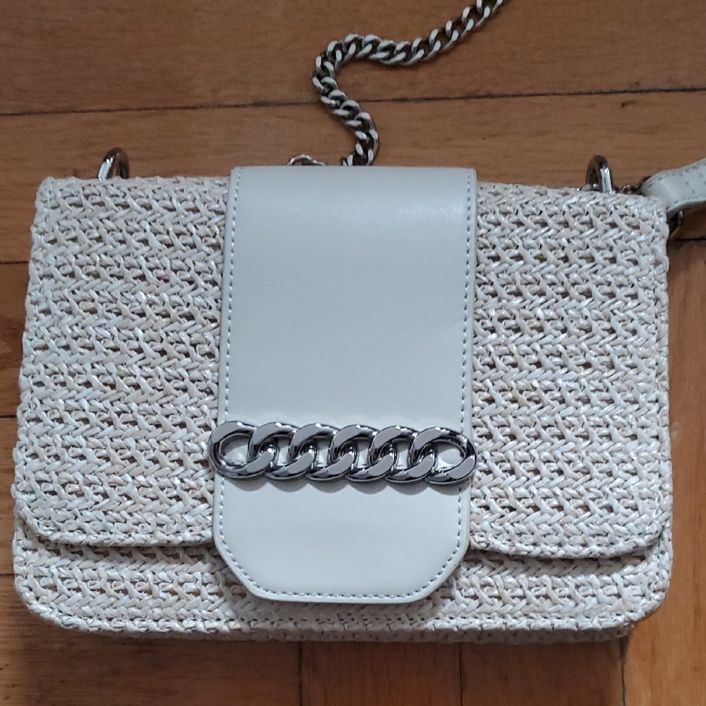Like DREAMS Elegant White Woven Chain Bag